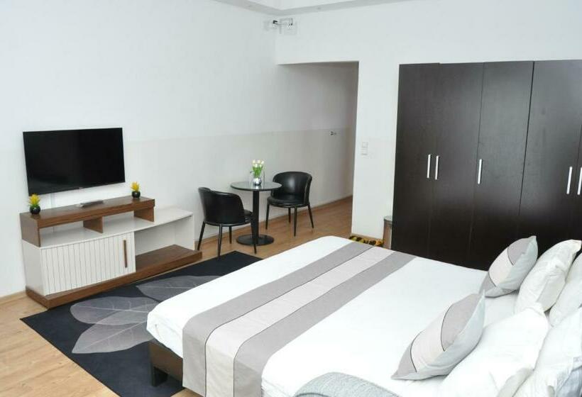 سوییت با چشمانداز استخر, Hôtel Sky Blue Mada