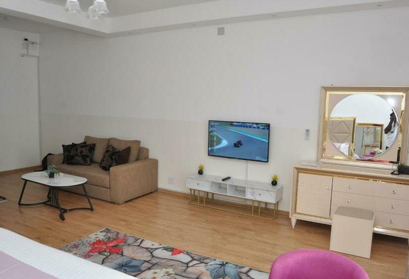 سوییت لوکس, Hôtel Sky Blue Mada