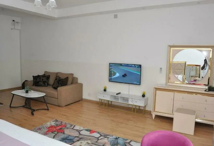 سوییت لوکس, Hôtel Sky Blue Mada
