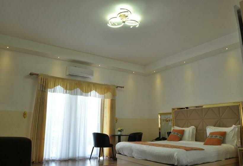 سوییت لوکس, Hôtel Sky Blue Mada