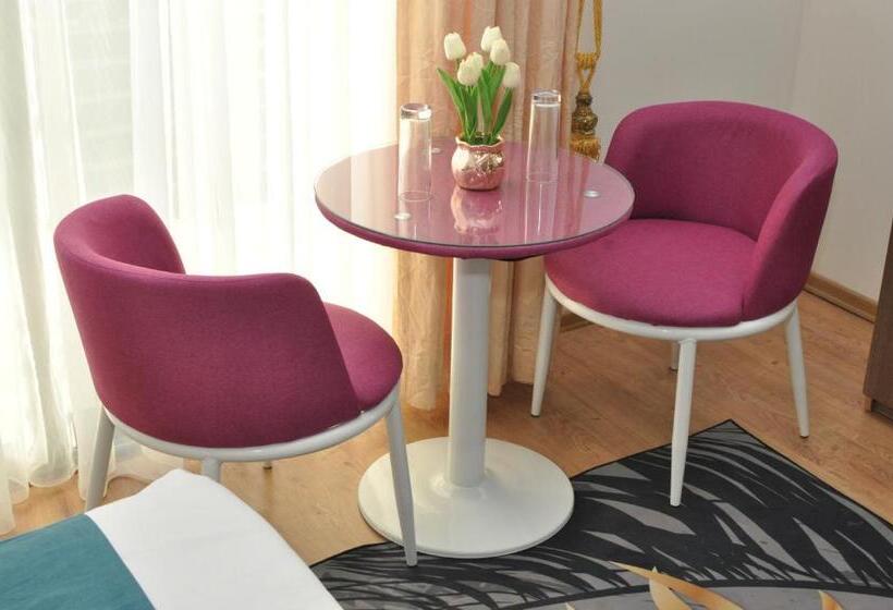 اتاق لوکس, Hôtel Sky Blue Mada