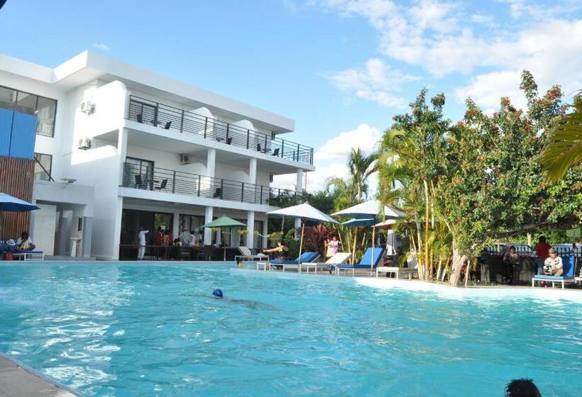 سوییت لوکس, Hôtel Sky Blue Mada