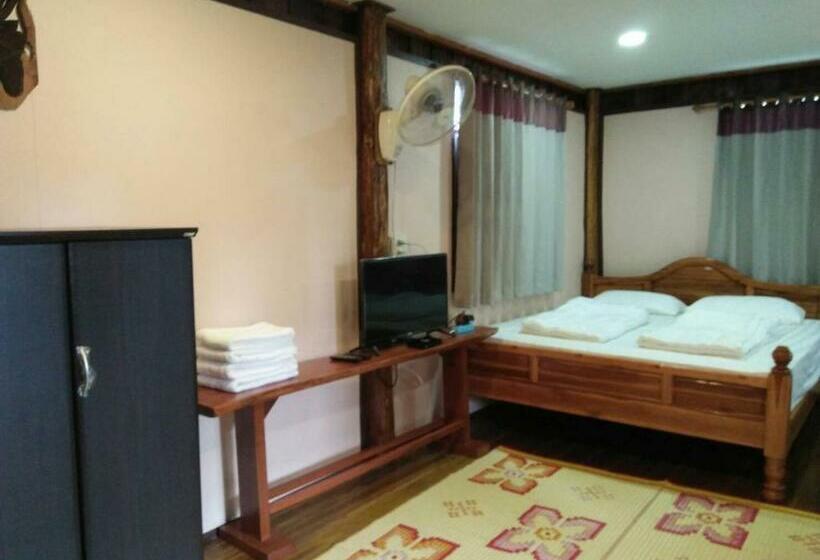 スタンダードルーム, Baanpak Chomdoi