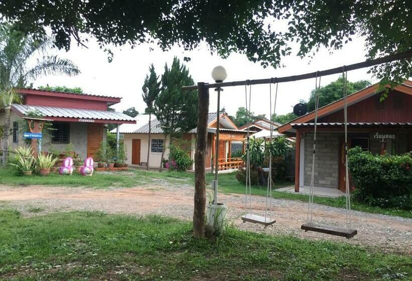 חדר סטנדרט עם מרפסת, Baanpak Chomdoi