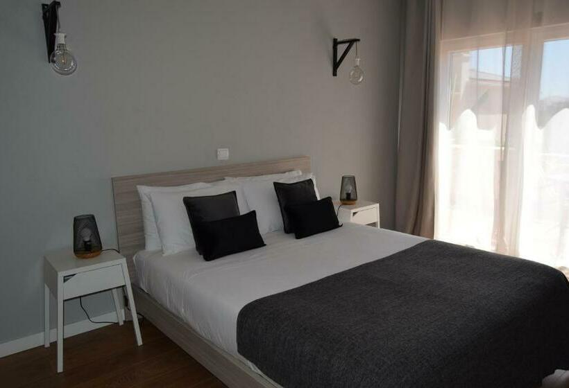 اتاق استاندارد, Family House