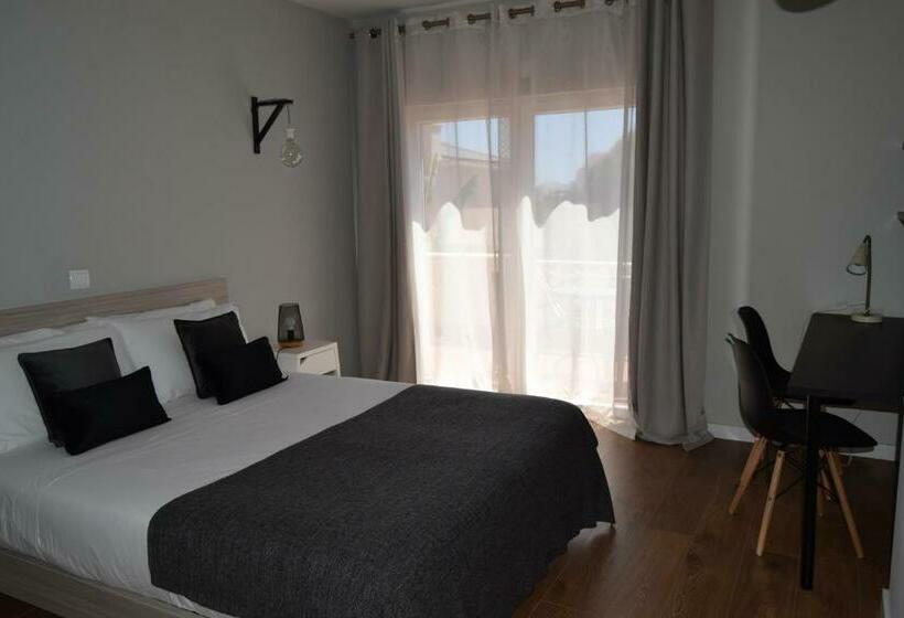 اتاق استاندارد, Family House