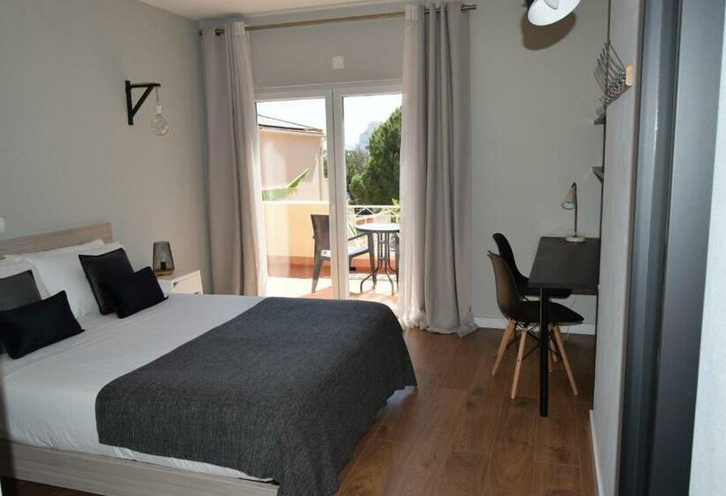 اتاق استاندارد, Family House