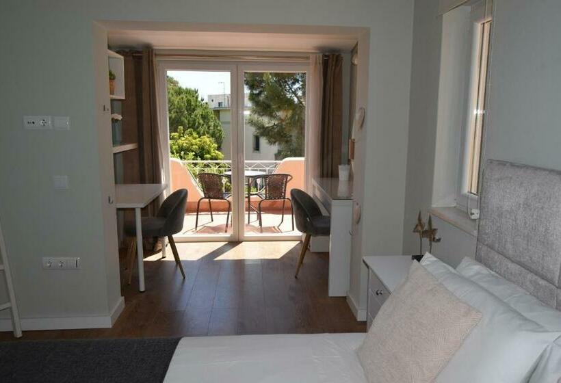 اتاق استاندارد, Family House