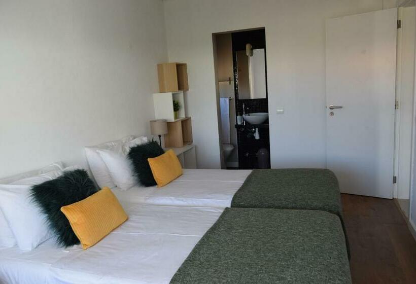 اتاق استاندارد, Family House