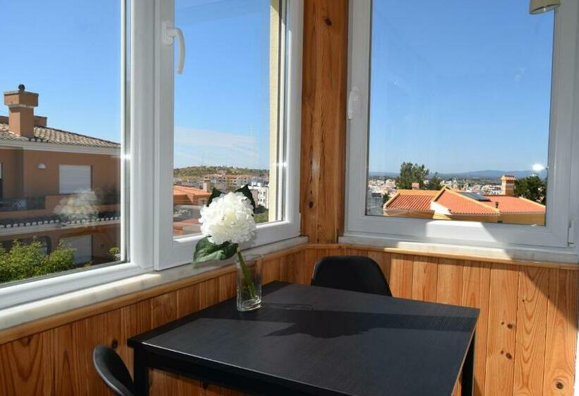 اتاق استاندارد, Family House