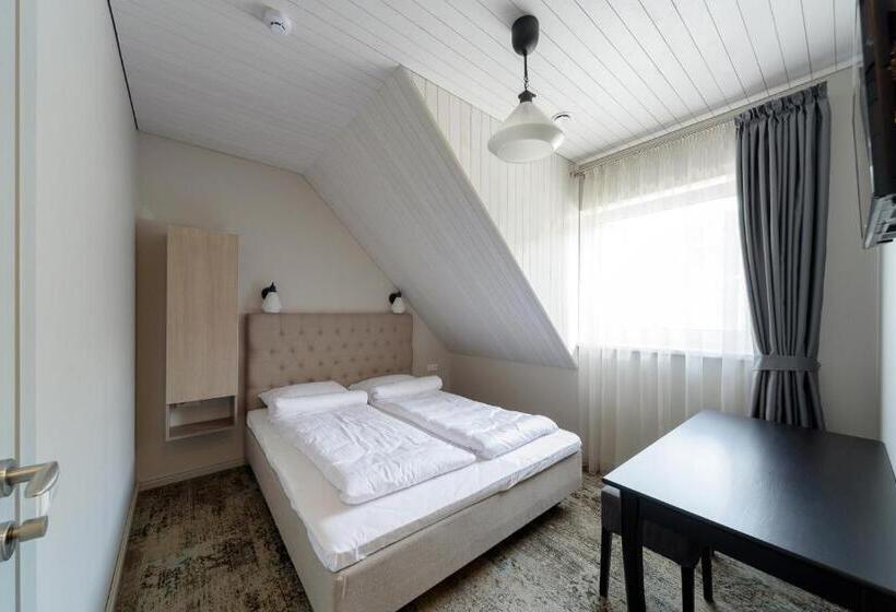 اتاق استاندارد, Olando Kepure