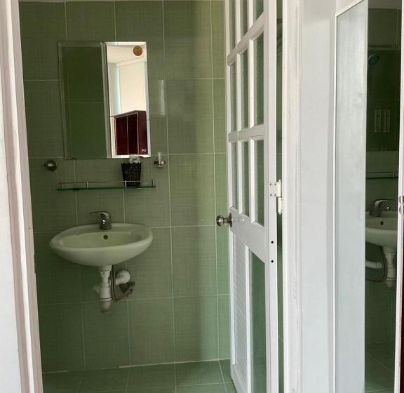 اتاق استاندارد یک نفره, Homestay Hoàng Cầm 1pn