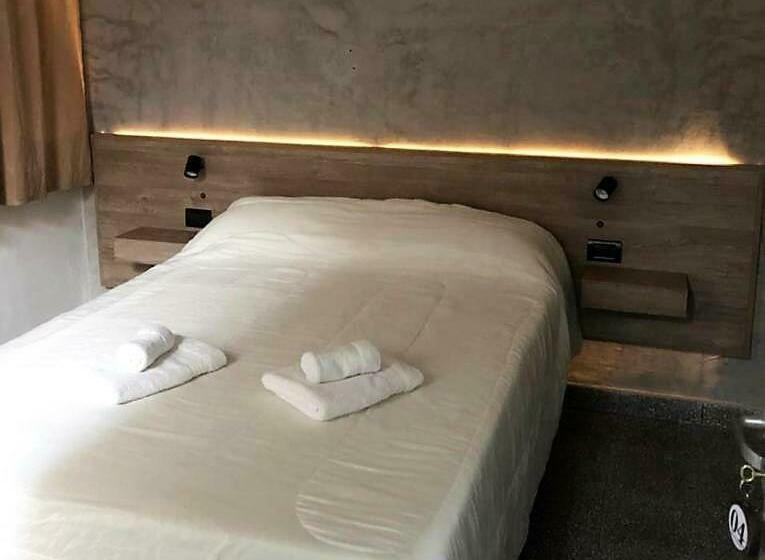 اتاق استاندارد, Daives