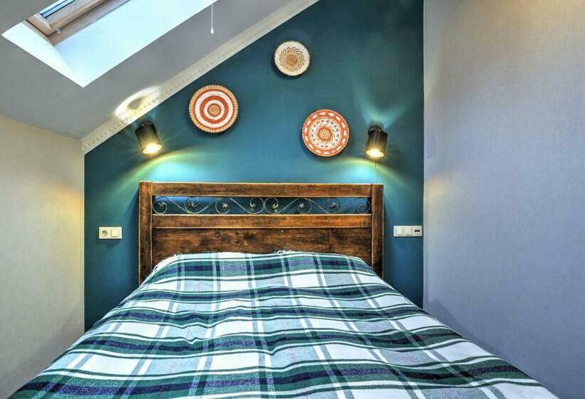 اتاق استاندارد, Iris