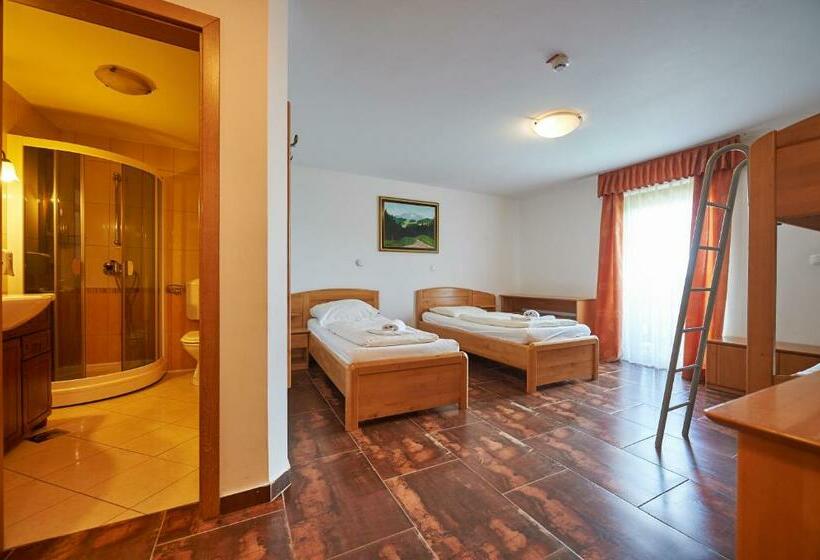 اتاق سوپریور چهار تخته, Lukov Dom Kope