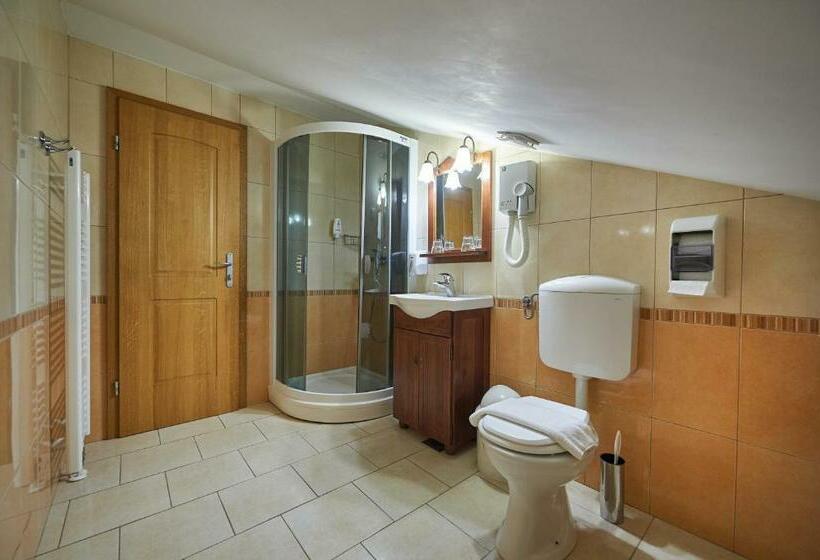 اتاق سوپریور چهار تخته, Lukov Dom Kope