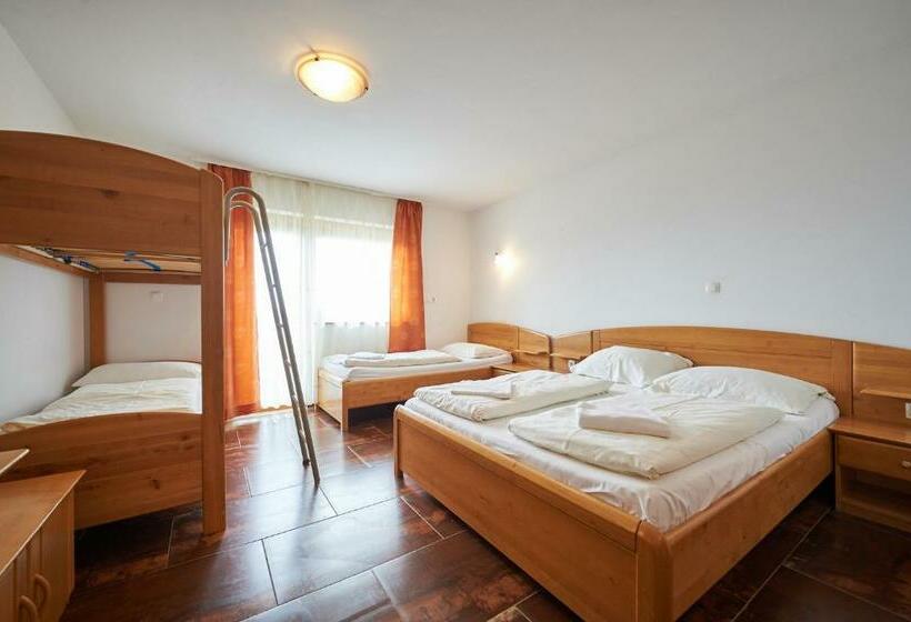 اتاق سوپریور خانوادگی, Lukov Dom Kope