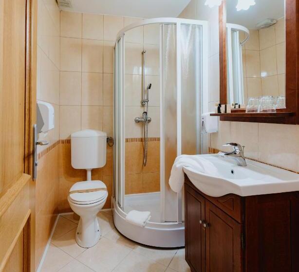 اتاق سوپریور خانوادگی, Lukov Dom Kope