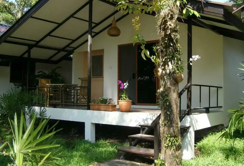 スーペリアーバンガロー, Lucky Gecko Garden