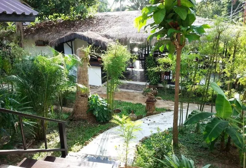 スーペリアーバンガロー, Lucky Gecko Garden