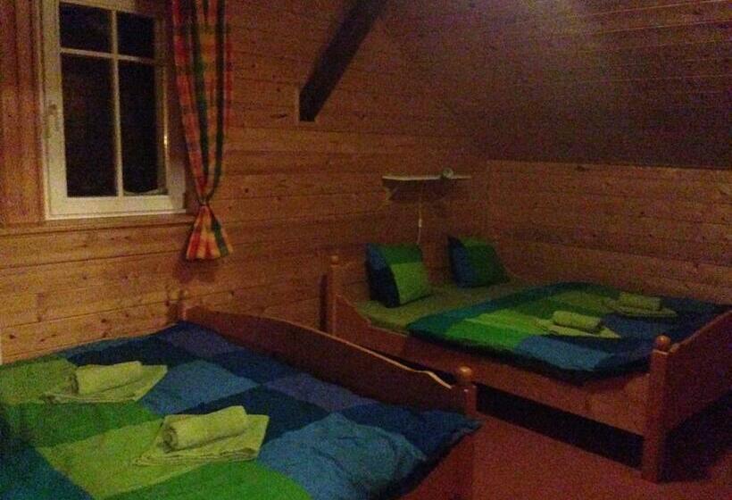 スタンダード４人部屋, Penzion A Restaurace Sokolí Boudy