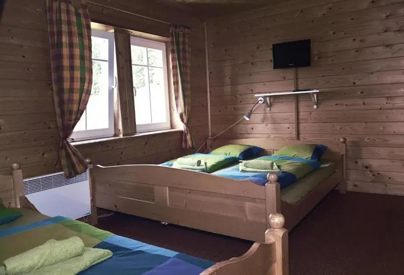 スタンダード４人部屋, Penzion A Restaurace Sokolí Boudy
