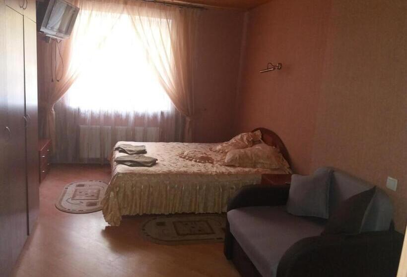 اتاق استاندارد سه نفره, гостинний двір ліснови