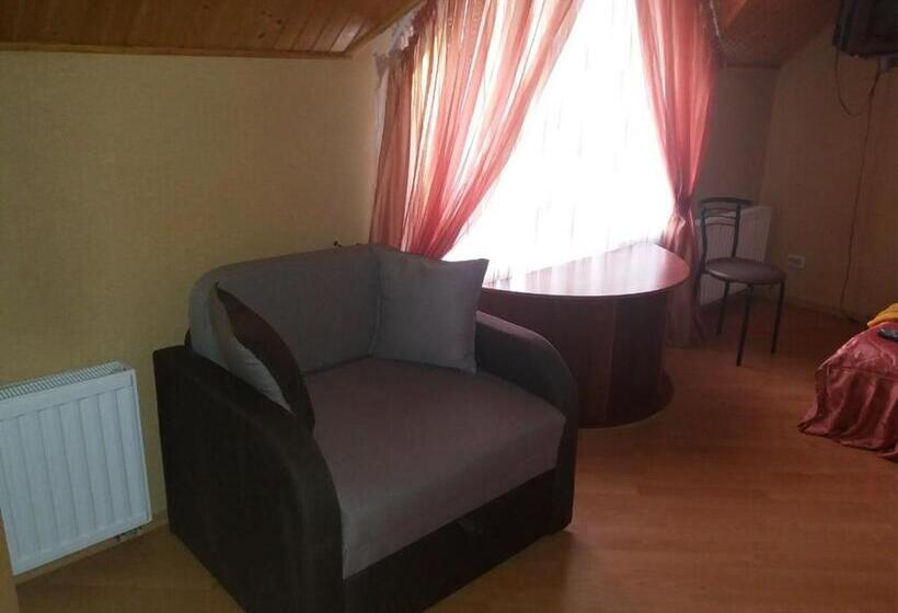 اتاق استاندارد سه نفره, гостинний двір ліснови