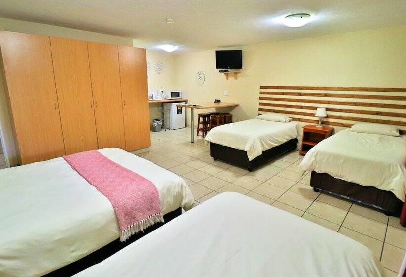 家庭间, 35 Kelkiewyn Bed & Breakfast