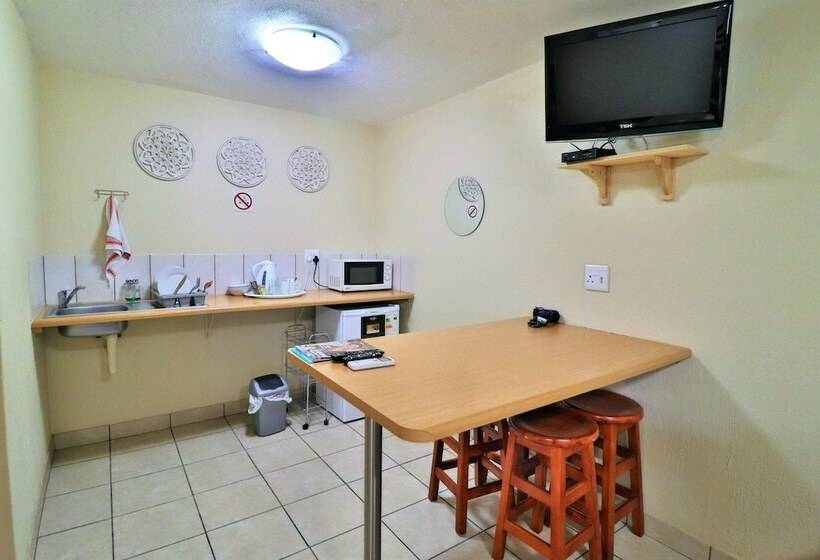 家庭间, 35 Kelkiewyn Bed & Breakfast