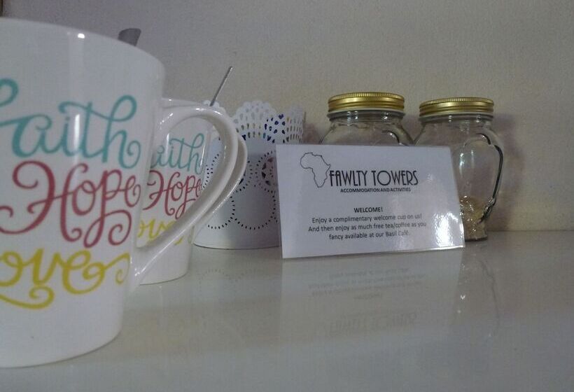 اتاق لوکس, Fawlty Towers Accommodation & Activities