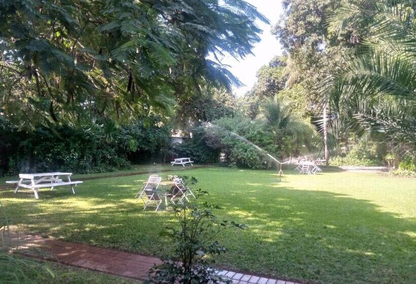 اتاق استاندارد, Fawlty Towers Accommodation & Activities