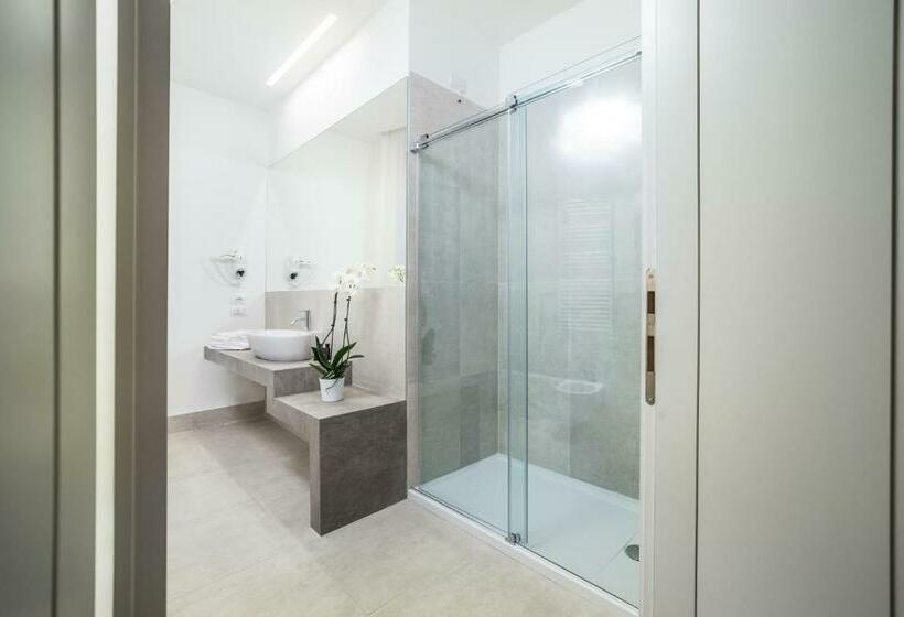 سوئیت با بالکن, Home Boutique Luxury & Design