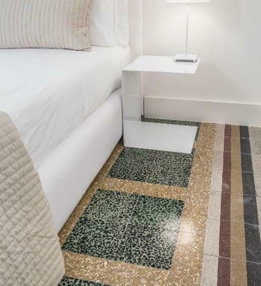 اتاق لوکس, Home Boutique Luxury & Design