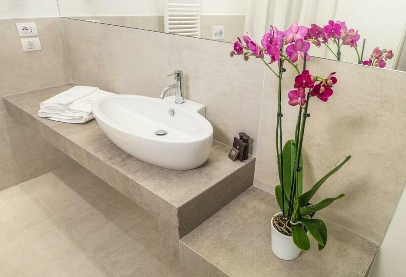 اتاق لوکس, Home Boutique Luxury & Design