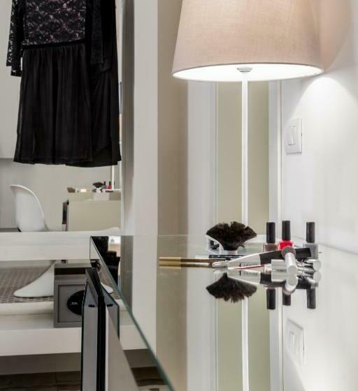 سوئیت با بالکن, Home Boutique Luxury & Design