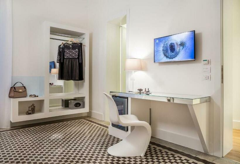 سوئیت با بالکن, Home Boutique Luxury & Design