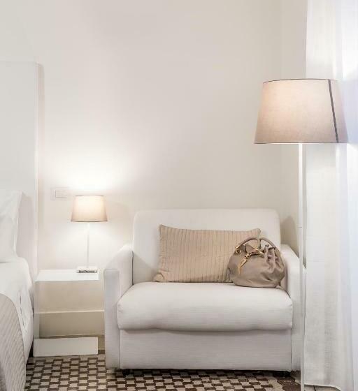 سوئیت با بالکن, Home Boutique Luxury & Design