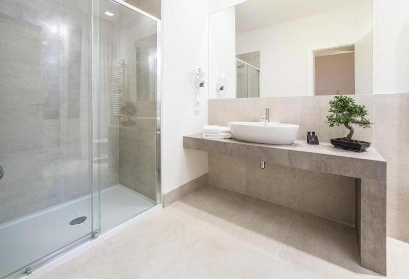 اتاق اکونومی, Home Boutique Luxury & Design