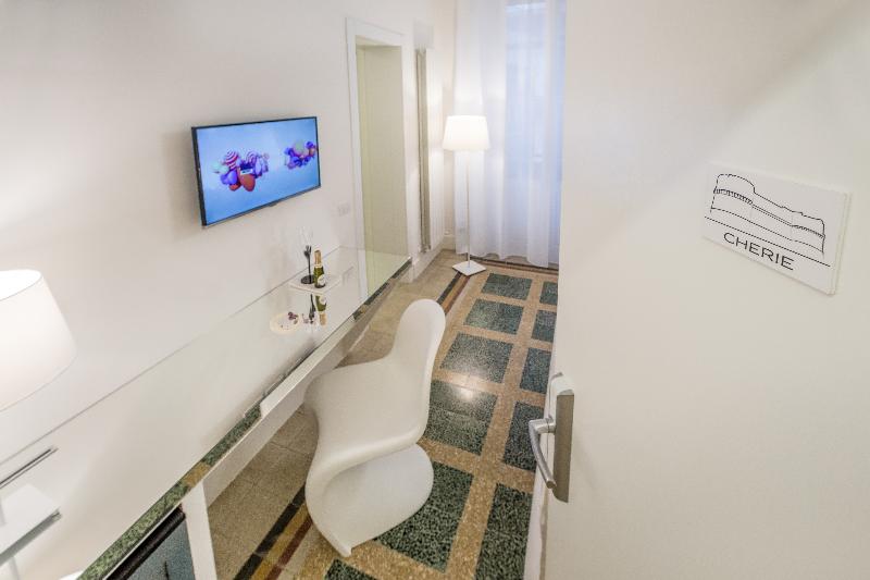 اتاق لوکس, Home Boutique Luxury & Design