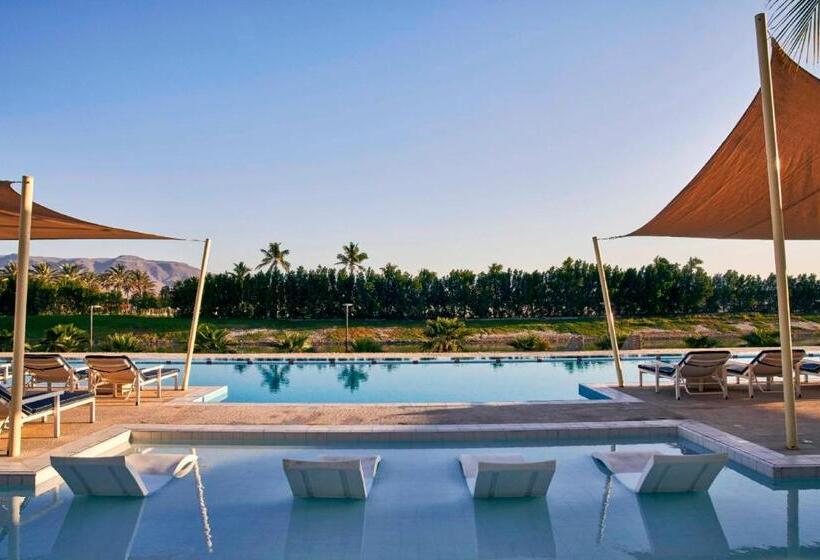 اتاق لوکس با چشم‌انداز استخر, Fanar Hotel & Residences