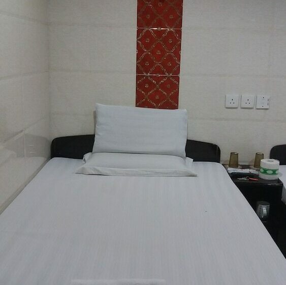 اتاق استاندارد یک نفره, Cebu Hostel