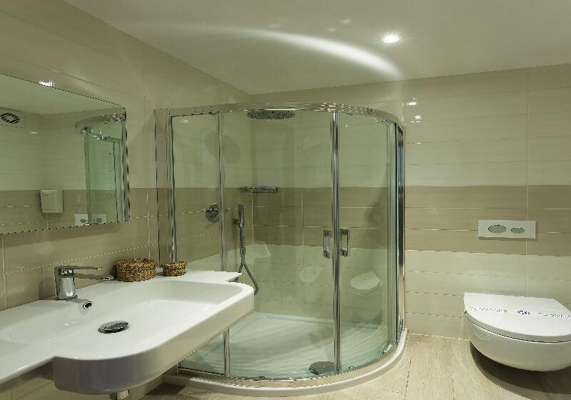 اتاق استاندارد سه نفره, Cebu Hostel