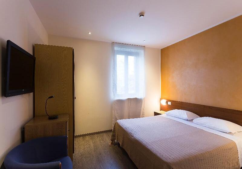 اتاق استاندارد سه نفره, Cebu Hostel