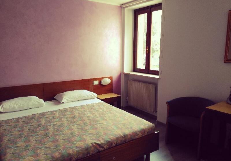 اتاق استاندارد سه نفره, Cebu Hostel