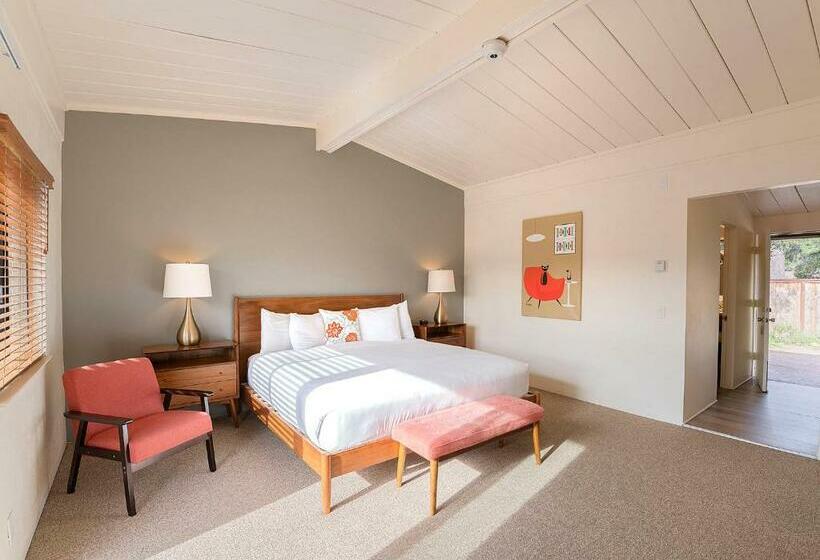 스탠다드 룸 킹사이즈 침대, Contenta Inn