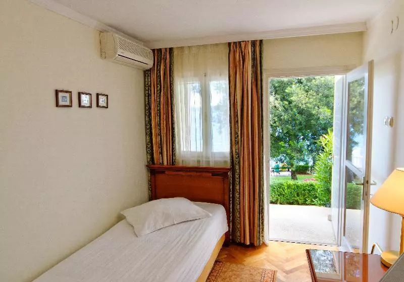 اتاق دلوکس مخصوص معلولین, Fanar Hotel & Residences