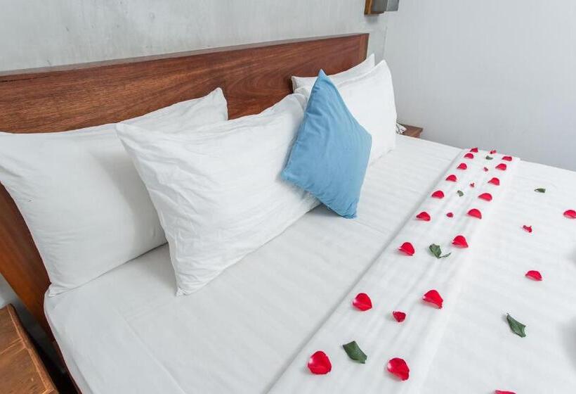 חדר דלוקס לשלושה, Home Chic