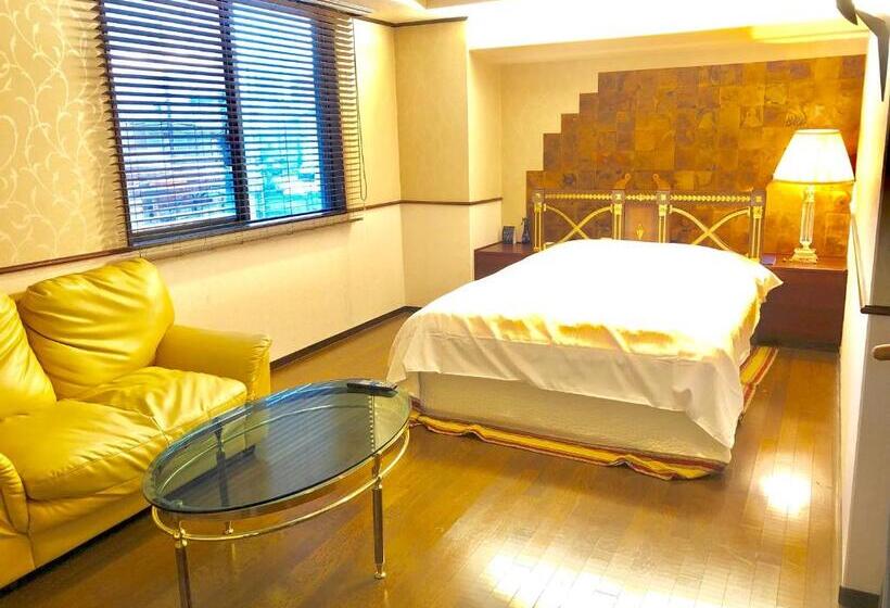 Номер Deluxe, Ritz Koshien