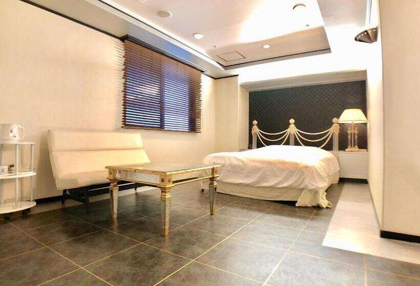 Номер Deluxe, Ritz Koshien